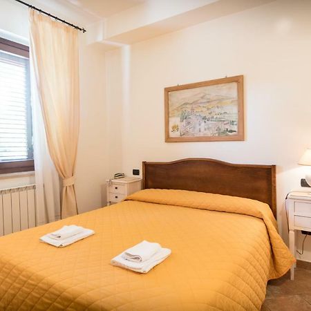 Bed & Breakfast Al Pian D'Assisi Bagian luar foto