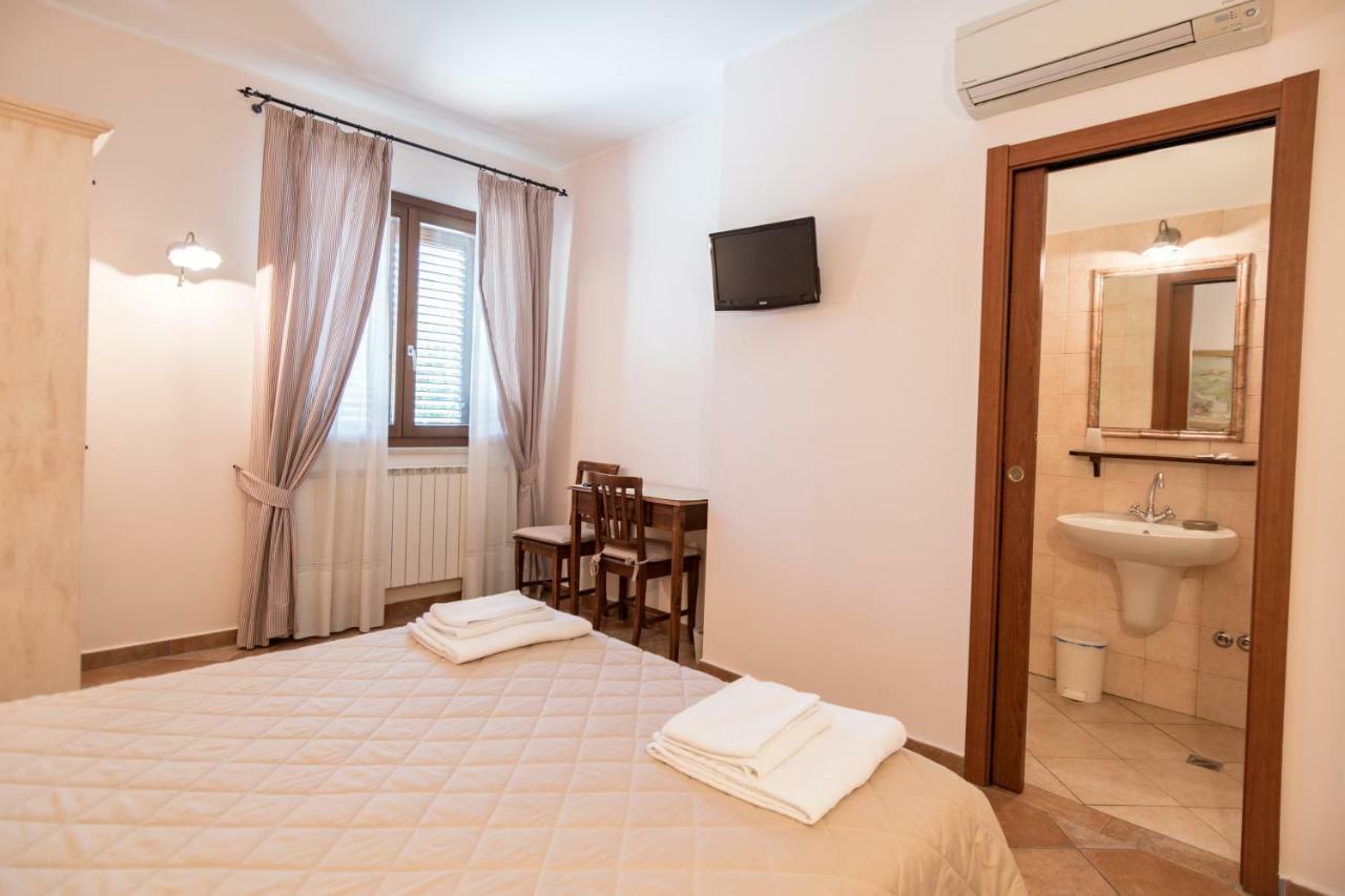 Bed & Breakfast Al Pian D'Assisi Bagian luar foto