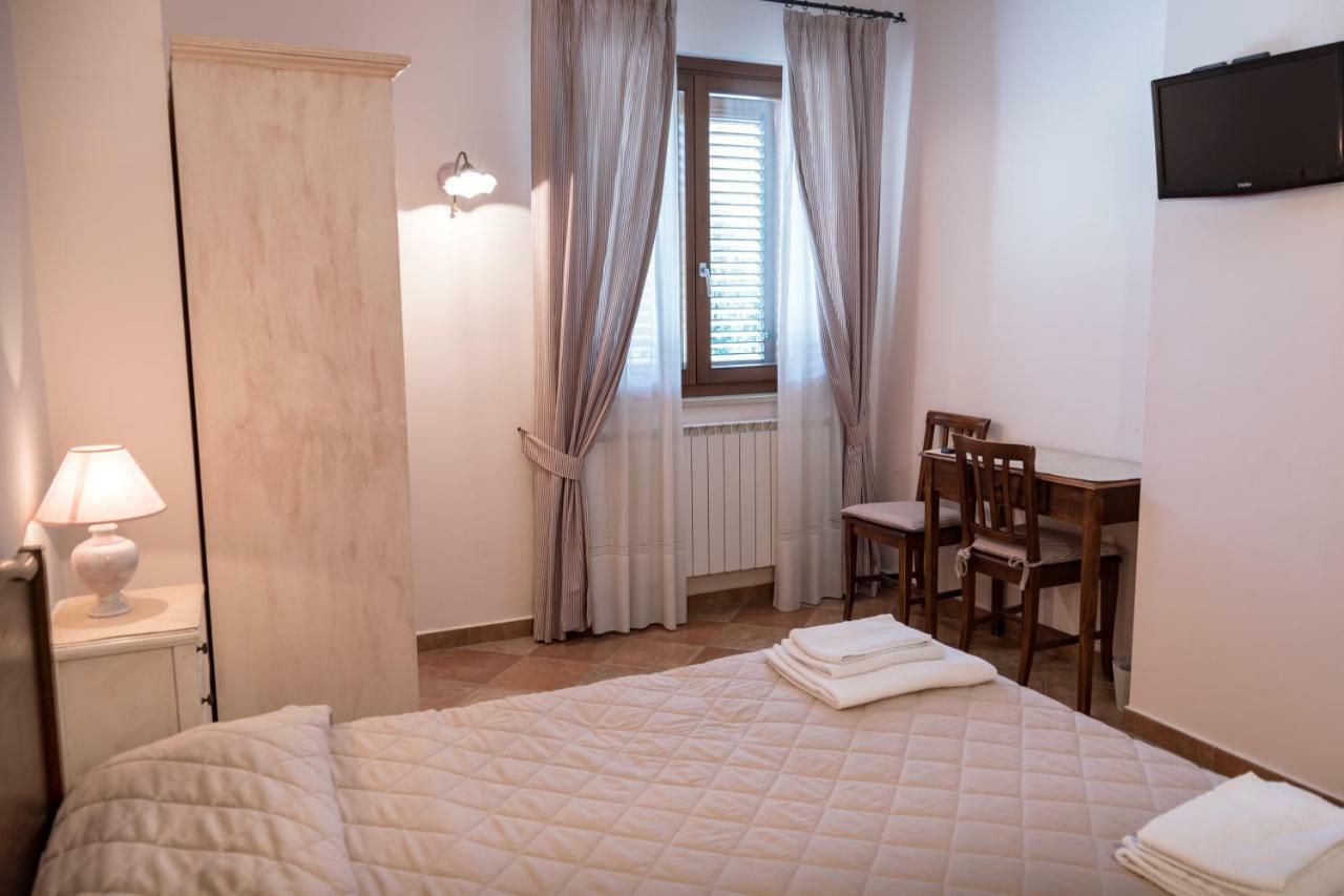 Bed & Breakfast Al Pian D'Assisi Bagian luar foto