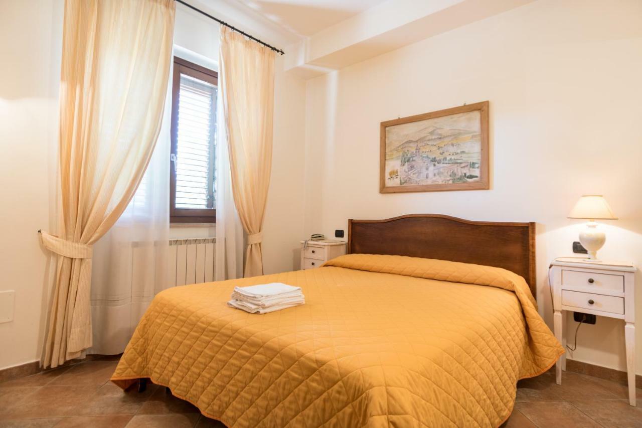 Bed & Breakfast Al Pian D'Assisi Bagian luar foto