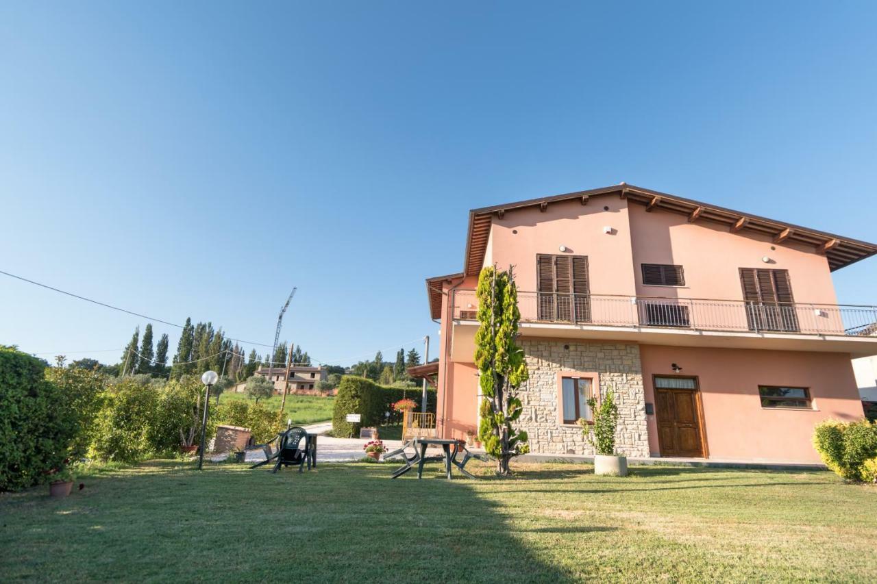 Bed & Breakfast Al Pian D'Assisi Bagian luar foto