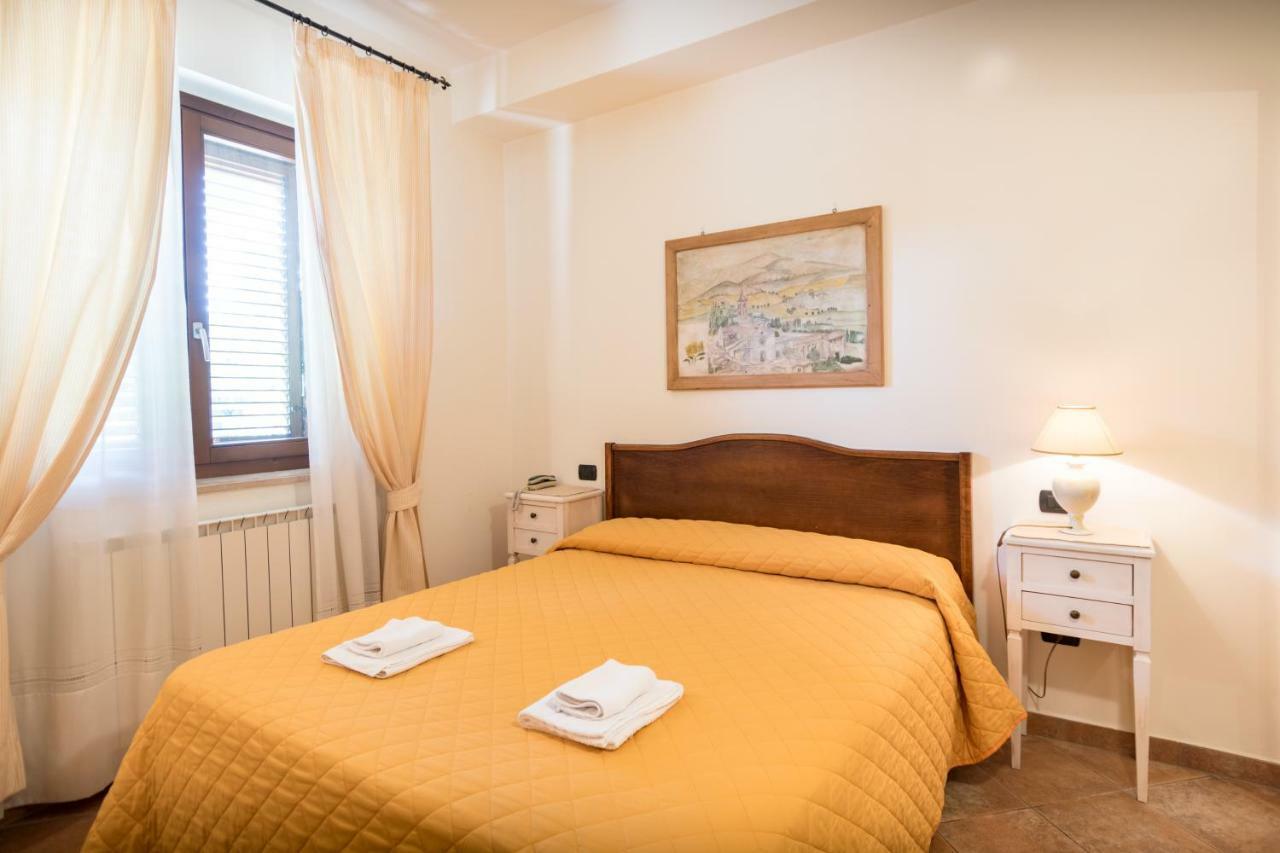 Bed & Breakfast Al Pian D'Assisi Bagian luar foto