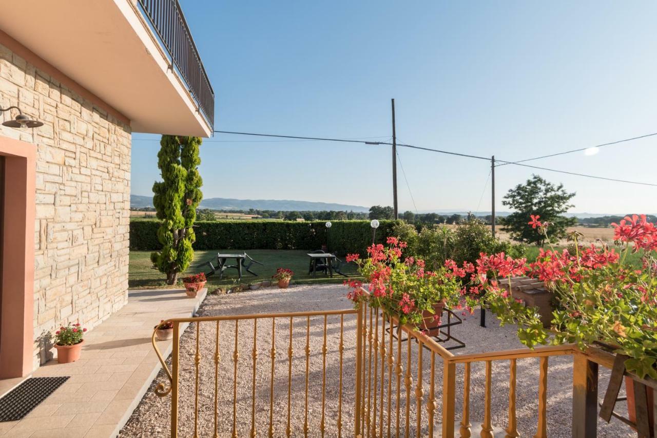 Bed & Breakfast Al Pian D'Assisi Bagian luar foto