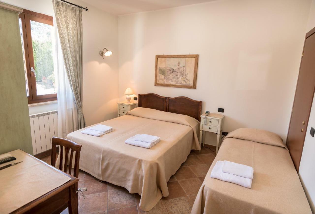 Bed & Breakfast Al Pian D'Assisi Bagian luar foto