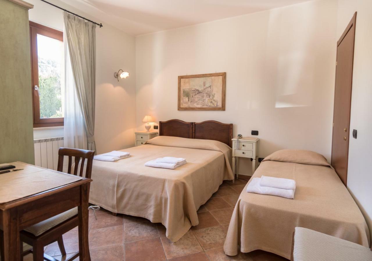 Bed & Breakfast Al Pian D'Assisi Bagian luar foto