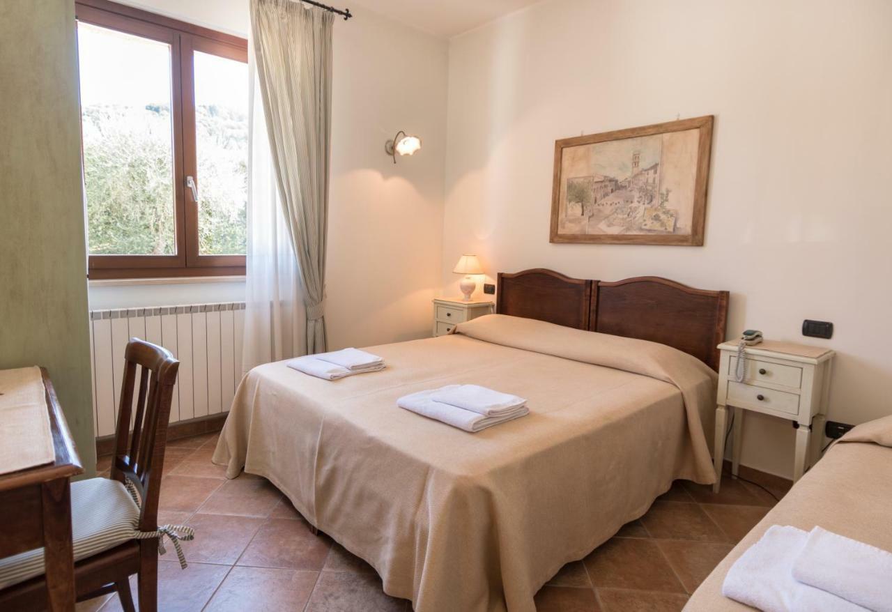 Bed & Breakfast Al Pian D'Assisi Bagian luar foto